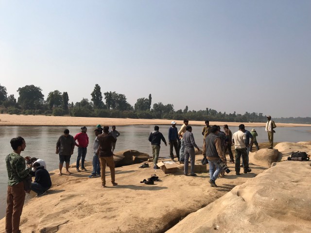 Everyone playing at water in Sanjay Dubri National Park